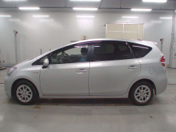 2015 Toyota Prius alpha