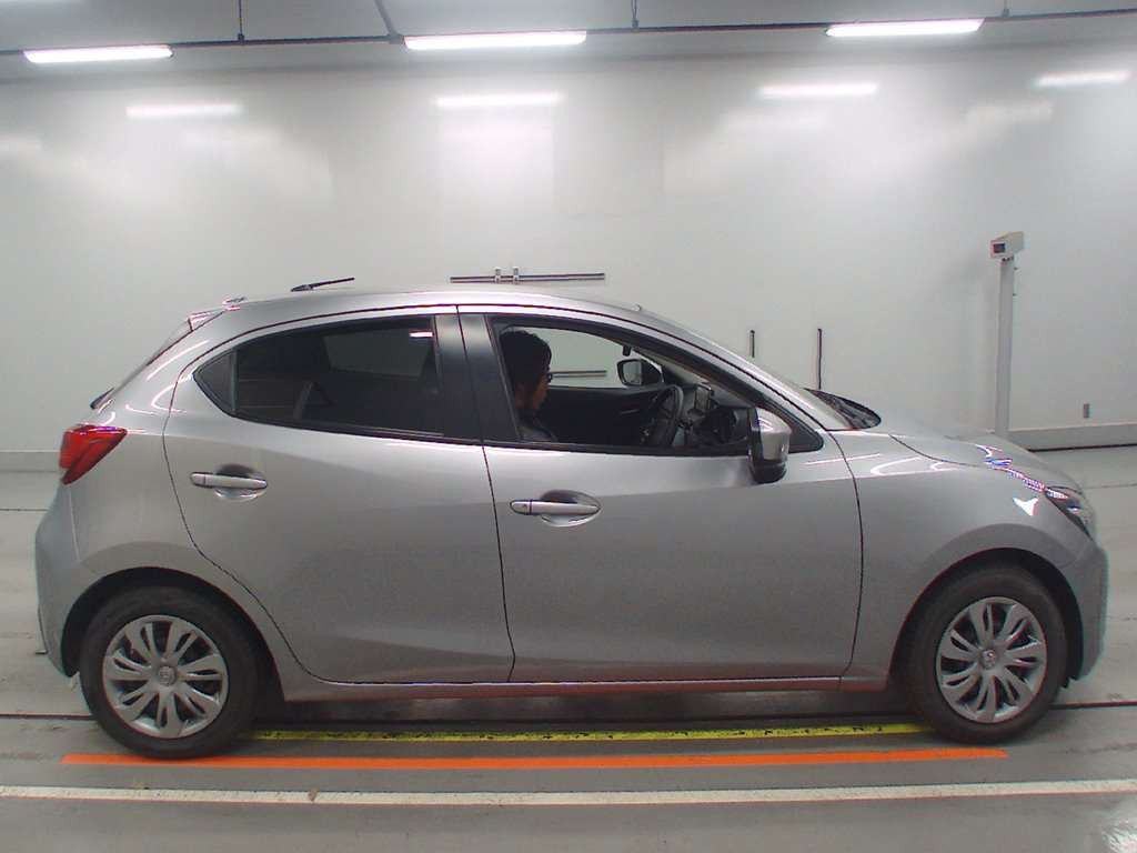 2015 Mazda Demio DJ3FS[2]