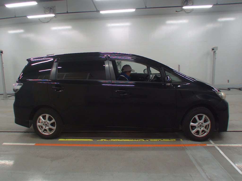 2014 Toyota Wish ZGE20W[2]