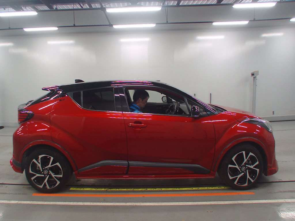 2019 Toyota C-HR NGX10[1]