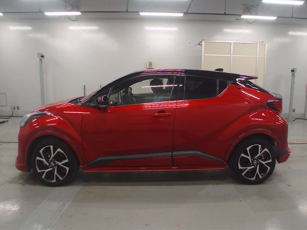 2019 Toyota C-HR NGX10[2]