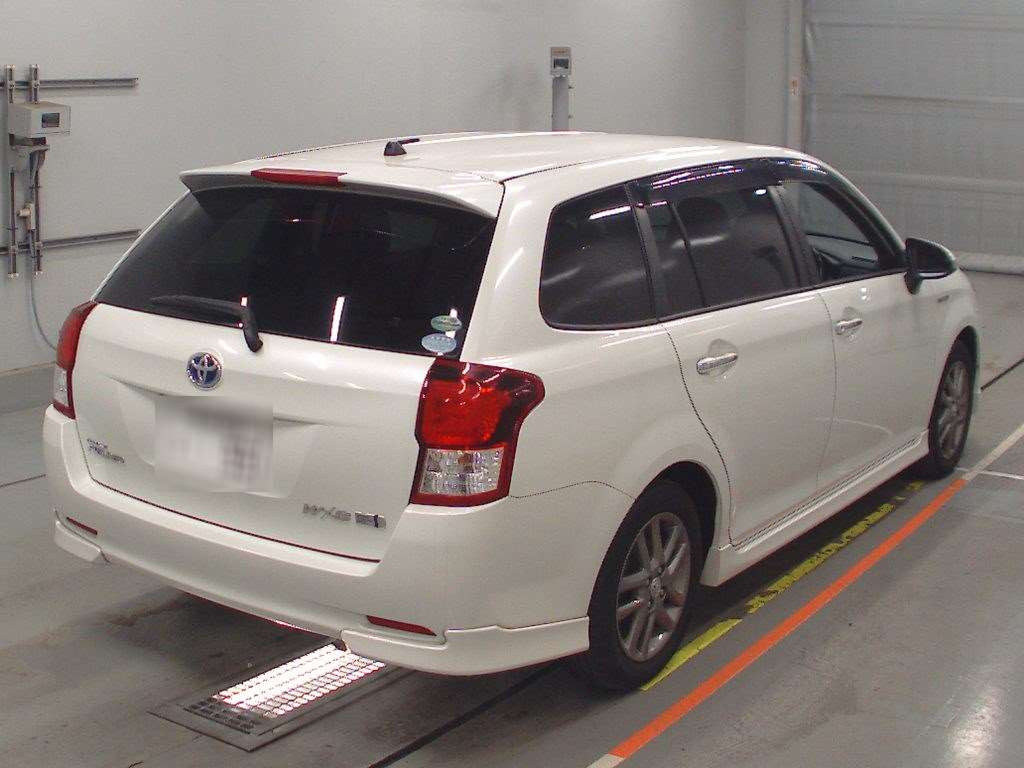 2014 Toyota Corolla Fielder NKE165G[1]