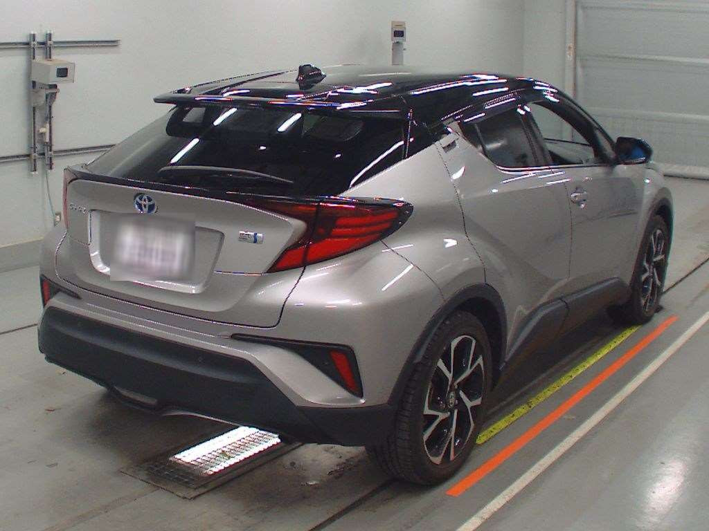 2020 Toyota C-HR ZYX11[1]