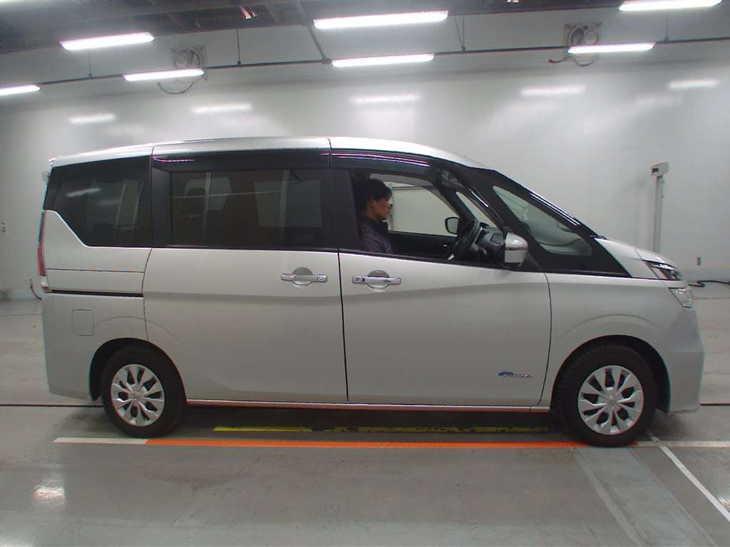 2017 Nissan Serena GC27[1]