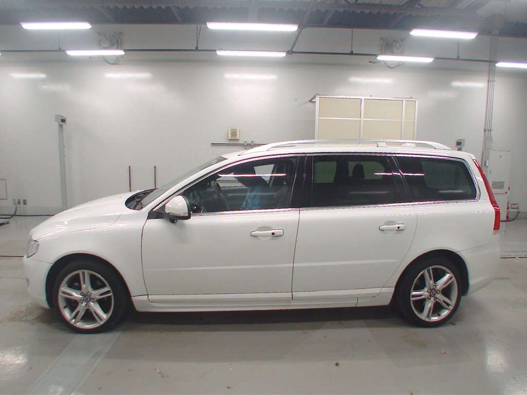 2016 Volvo V70 BB420W[1]