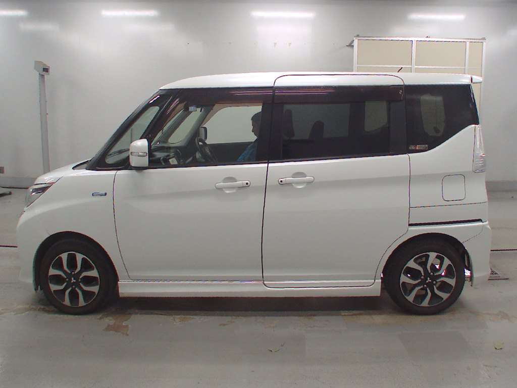 2017 Mitsubishi Delica D2 MB36S[1]