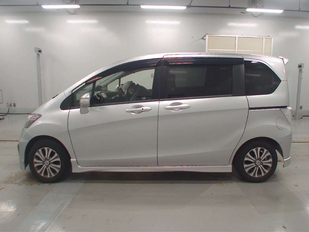 2012 Honda Freed GB3[1]