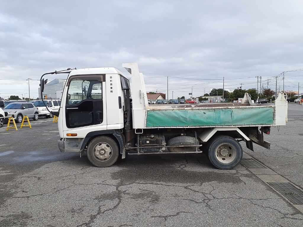 2003 Isuzu Forward FRR35C4S[1]