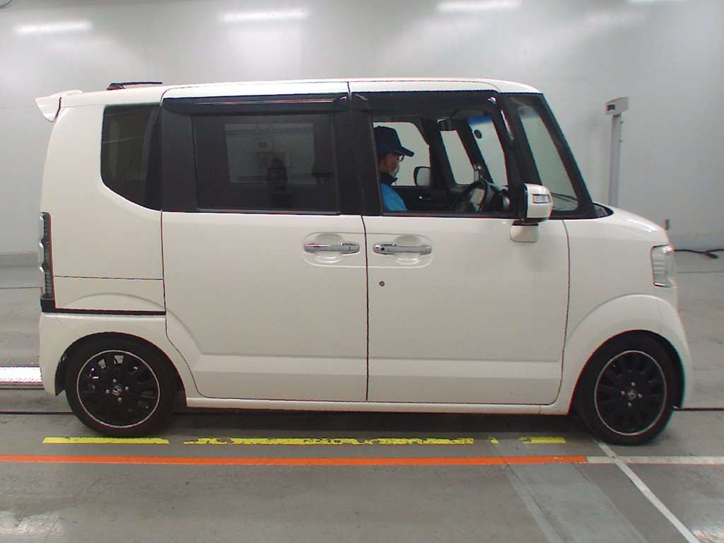 2013 Honda N-BOX JF1[2]