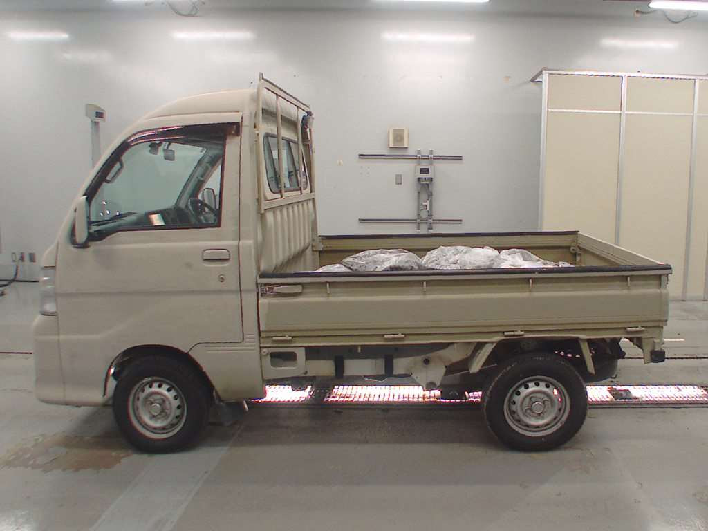 2014 Daihatsu Hijet Truck S201P[1]