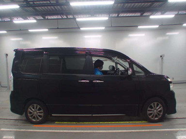 2012 Toyota Voxy