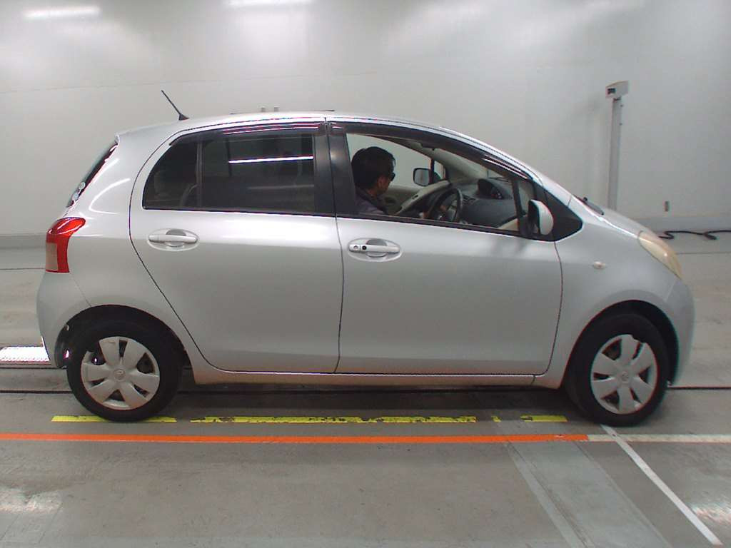 2005 Toyota Vitz KSP90[0]