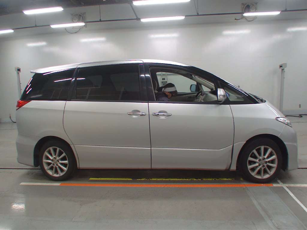 2010 Toyota Estima ACR50W[0]