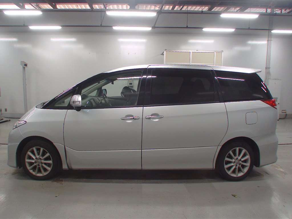 2010 Toyota Estima ACR50W[1]