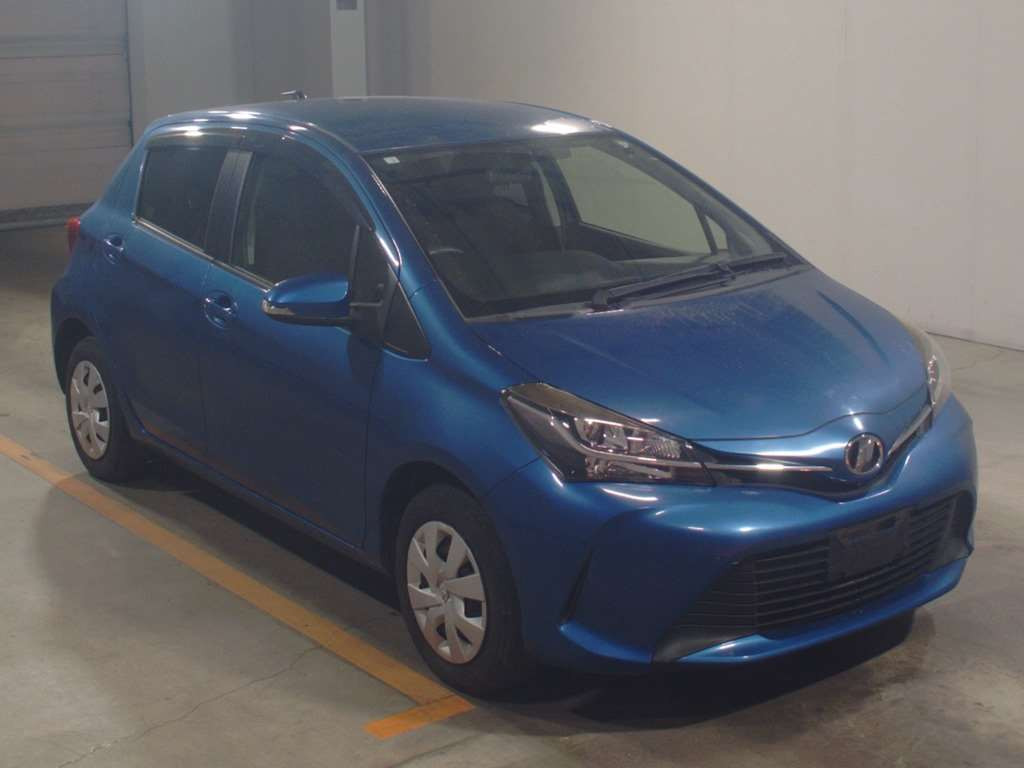 2016 Toyota Vitz KSP130[2]