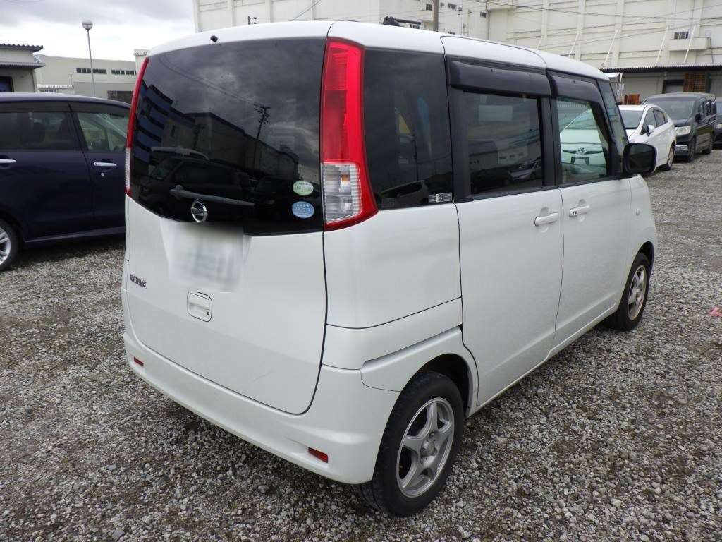 2010 Nissan Roox ML21S[1]