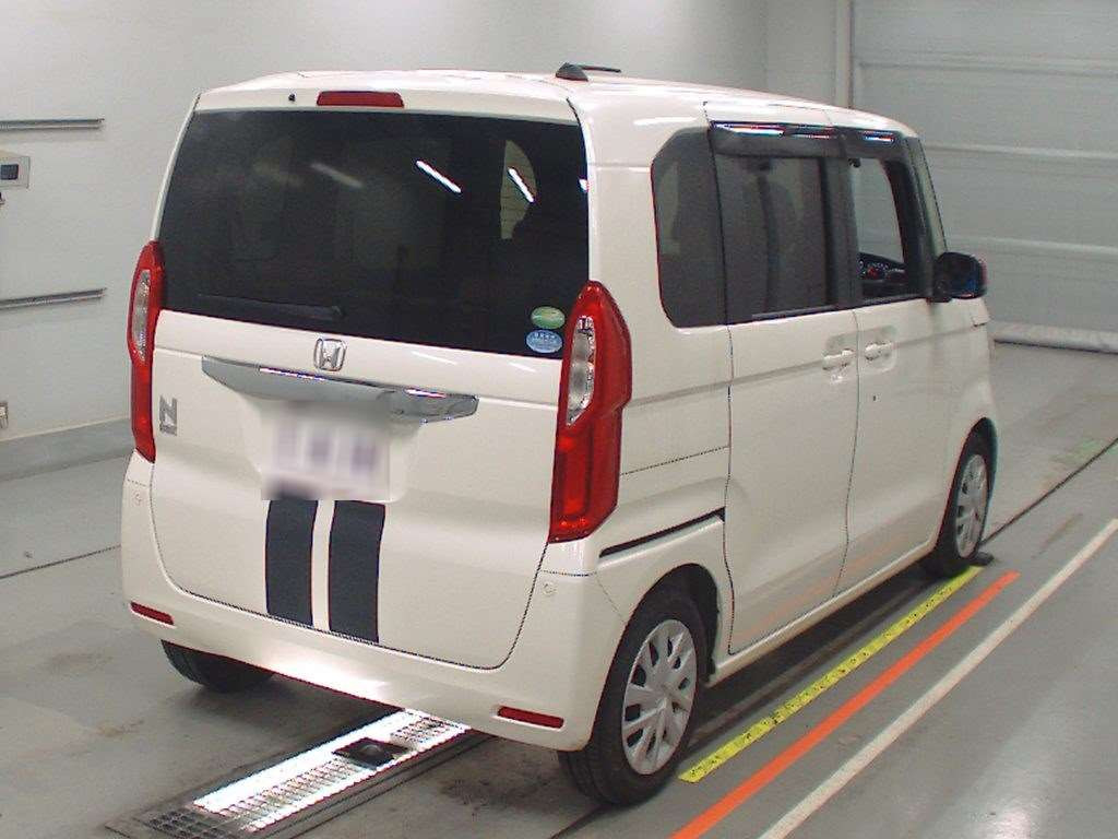 2017 Honda N-BOX JF3[1]