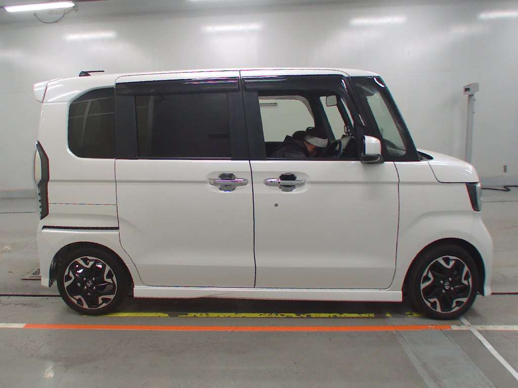 2019 Honda N-BOX CUSTOM JF3[2]