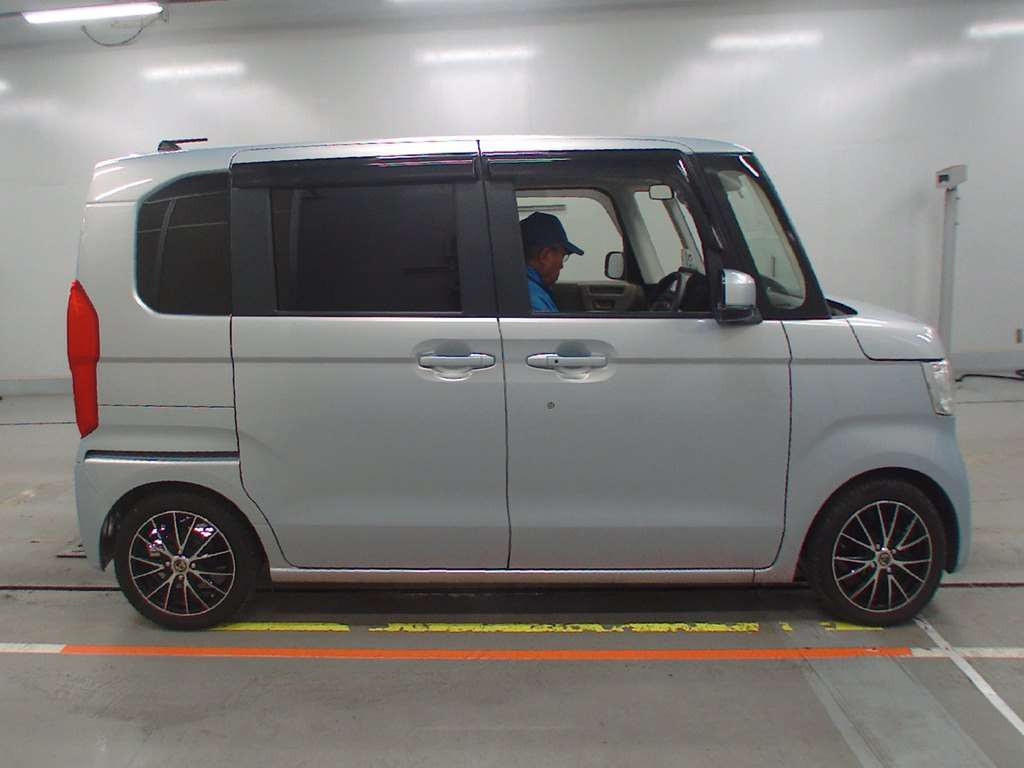 2018 Honda N-BOX JF3[2]