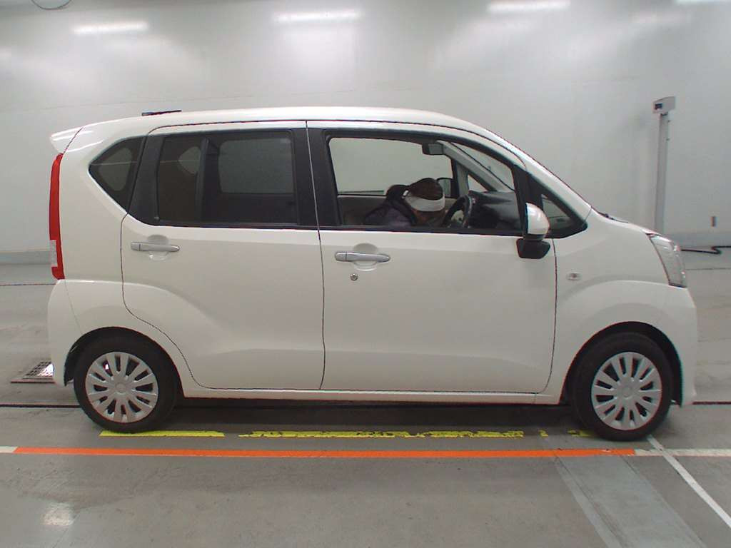 2015 Daihatsu Move LA160S[2]