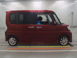 2016 Daihatsu Tanto