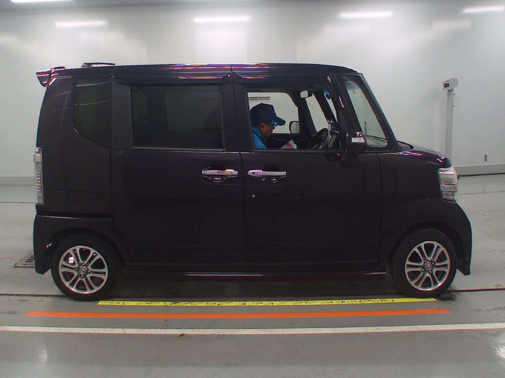 2016 Honda N-BOX CUSTOM JF1[2]