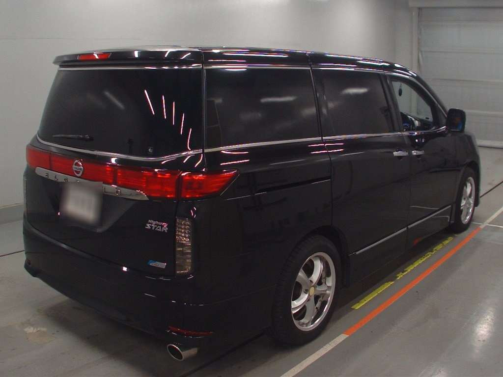 2011 Nissan Elgrand TE52[1]