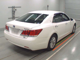 2013 Toyota Crown Hybrid