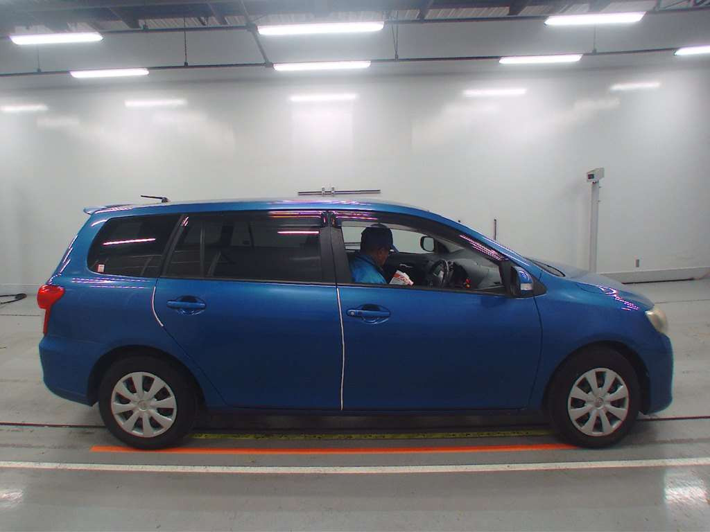 2011 Toyota Corolla Fielder ZRE142G[2]