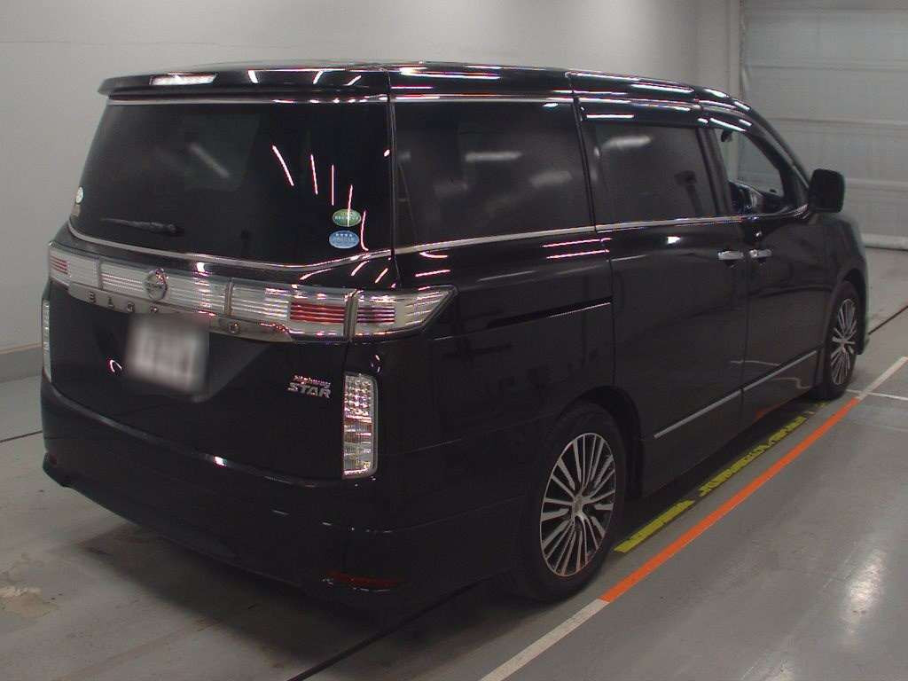 2014 Nissan Elgrand TE52[1]