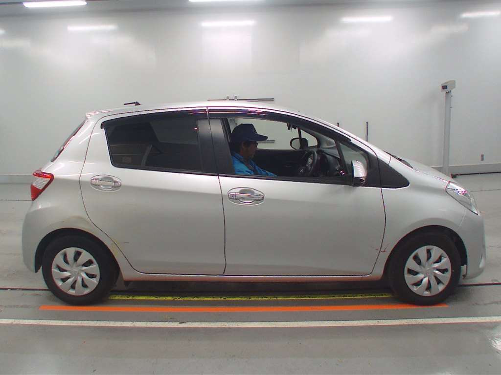 2018 Toyota Vitz NSP130[2]