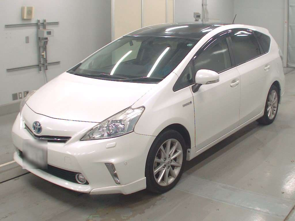 2011 Toyota Prius alpha ZVW41W[0]