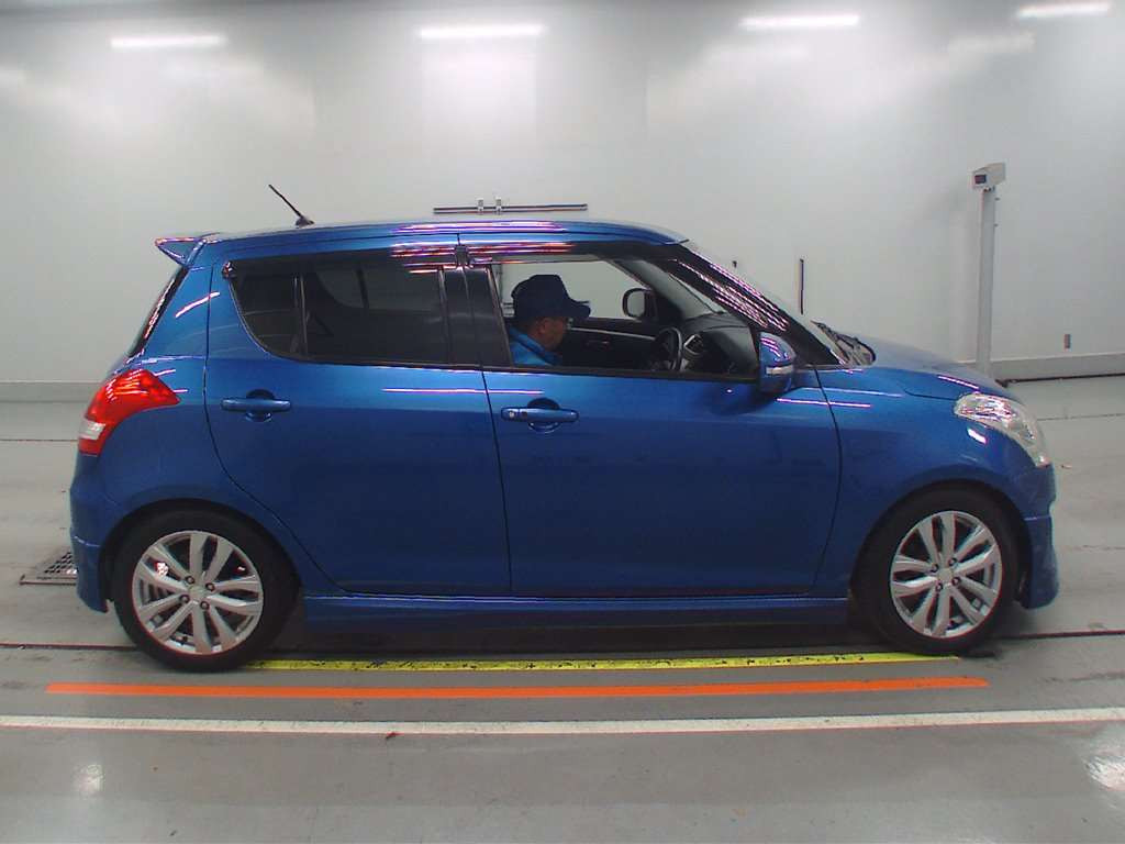 2015 Suzuki Swift ZC72S[2]