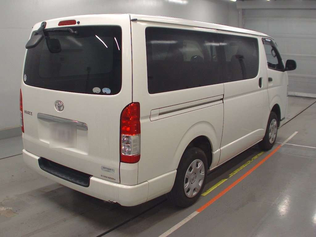 2016 Toyota Hiace Van KDH201V[1]