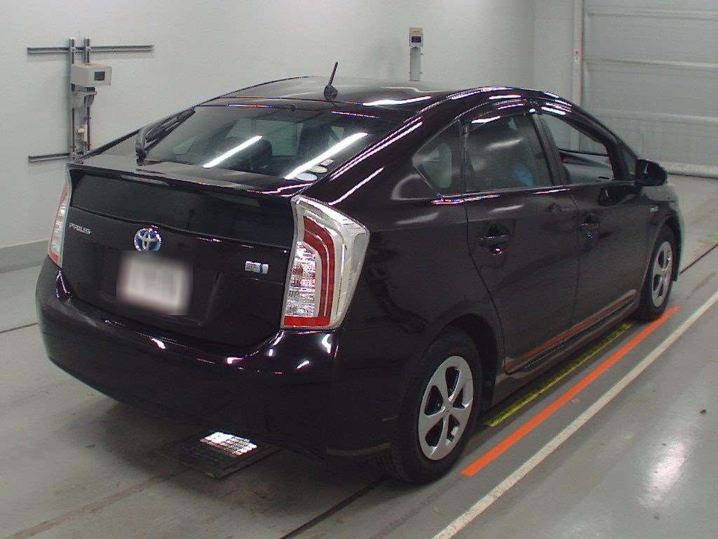 2013 Toyota Prius ZVW30[1]