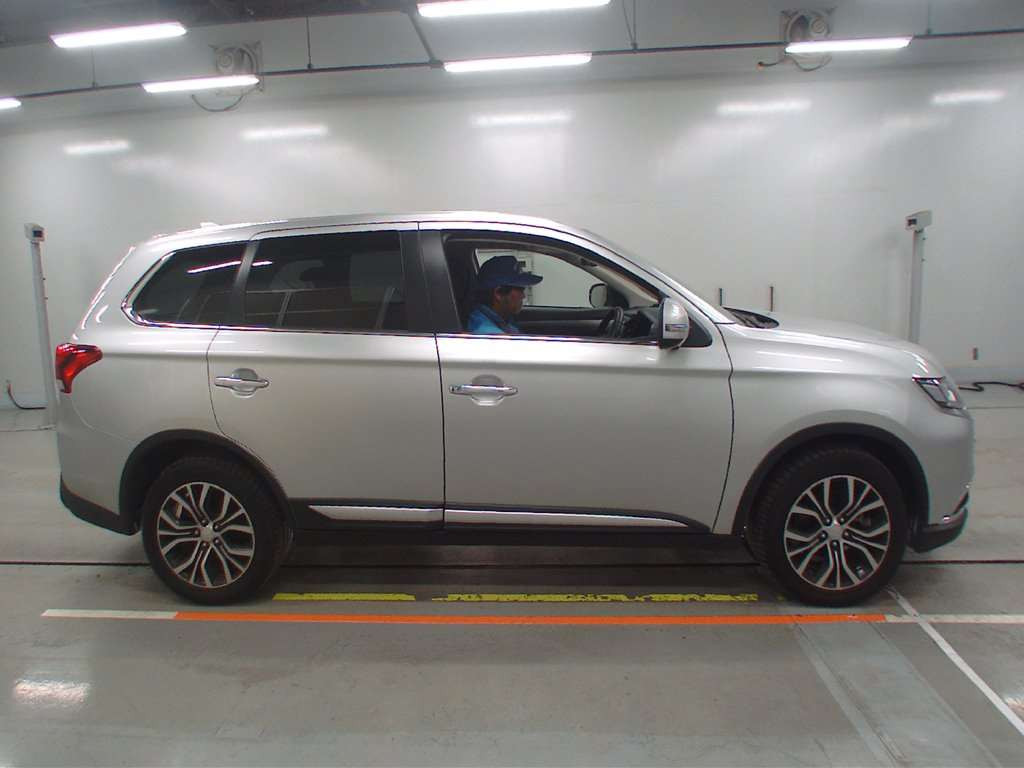 2017 Mitsubishi Outlander GF8W[2]