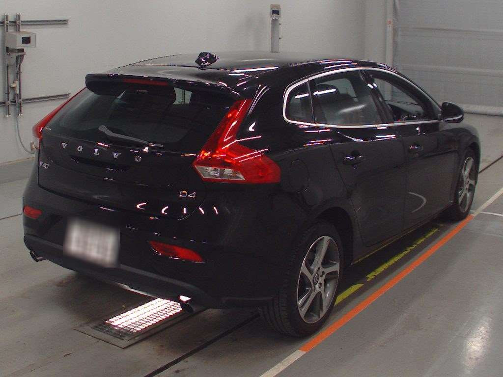 2016 Volvo V40 MD4204T[1]