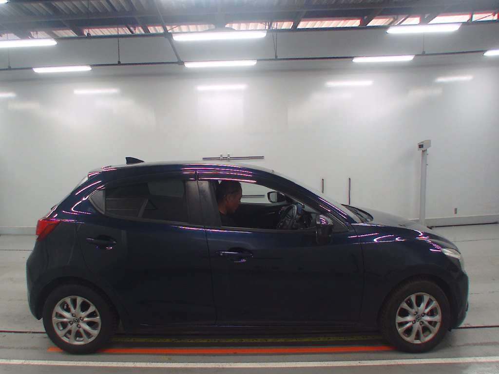 2016 Mazda Demio DJ3FS[2]