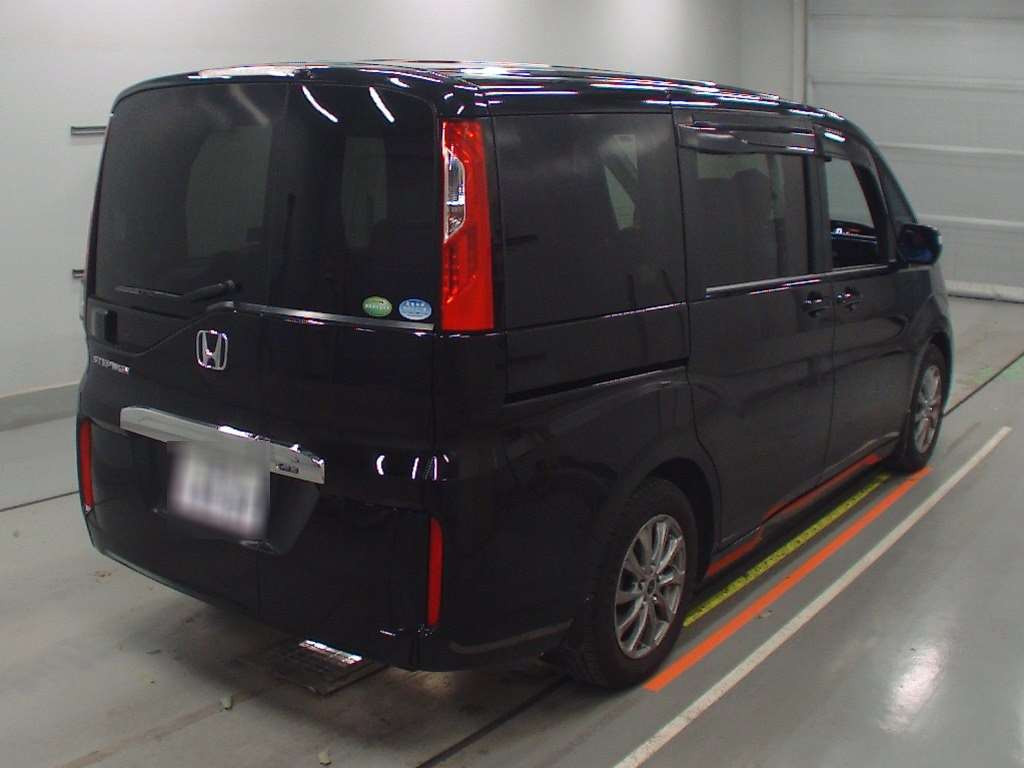 2015 Honda Step WGN RP1[1]