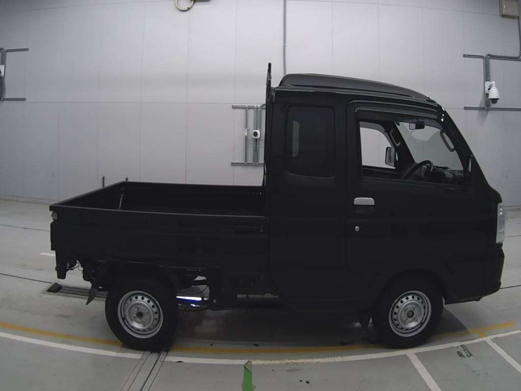 2018 Suzuki Carry Truck DA16T[2]