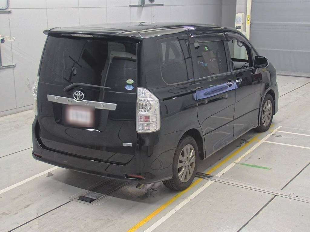 2011 Toyota Voxy ZRR70W[1]