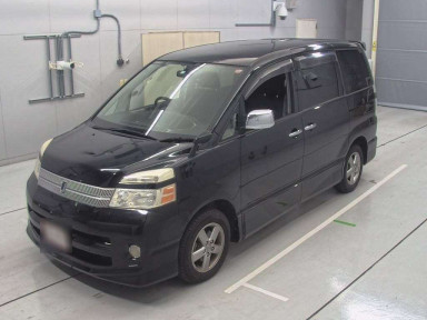 2006 Toyota Voxy