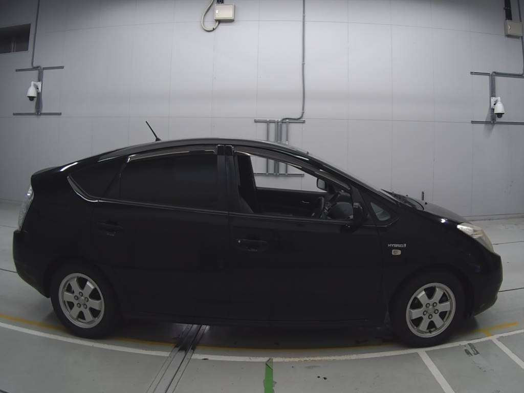 2010 Toyota Prius NHW20[2]