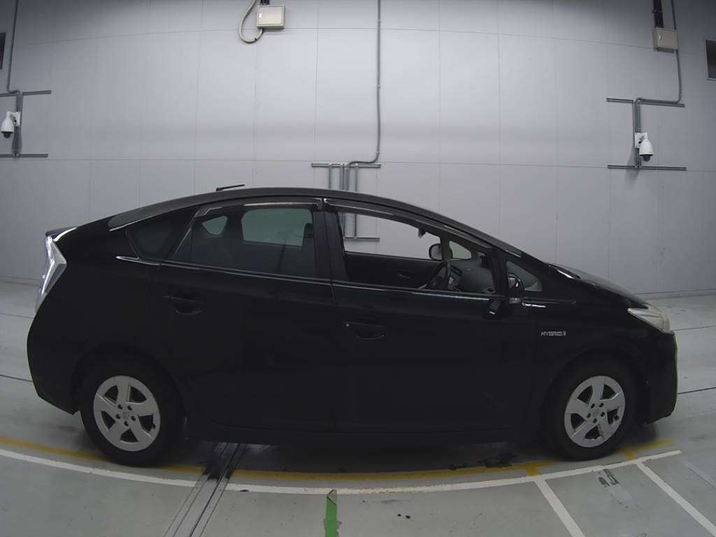 2010 Toyota Prius ZVW30[2]