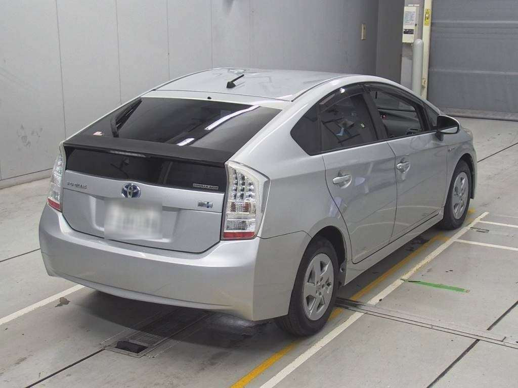 2010 Toyota Prius ZVW30[1]