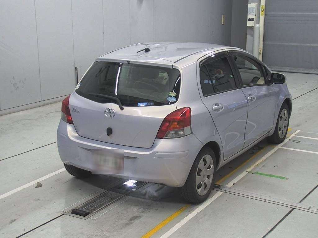 2007 Toyota Vitz SCP90[1]