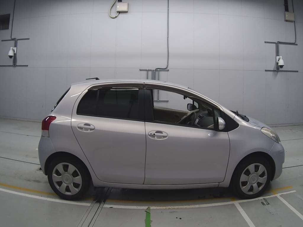 2007 Toyota Vitz SCP90[2]