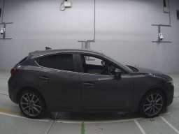 2016 Mazda Axela Sport