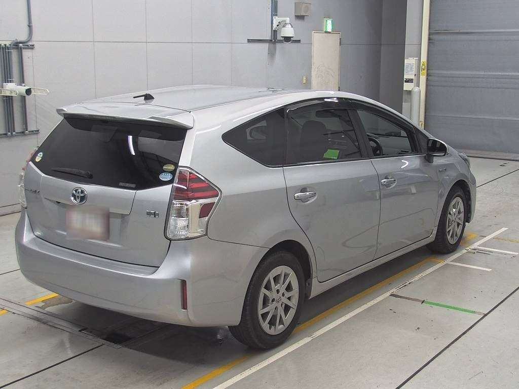 2019 Toyota Prius alpha ZVW41W[1]