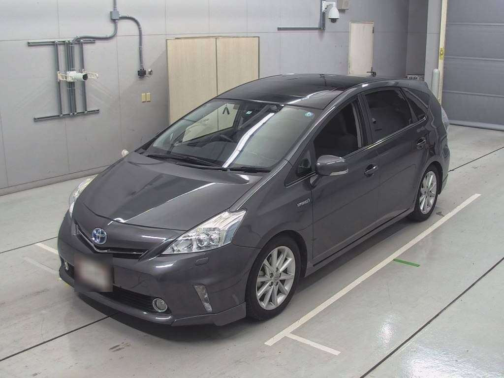 2013 Toyota Prius alpha ZVW41W[0]